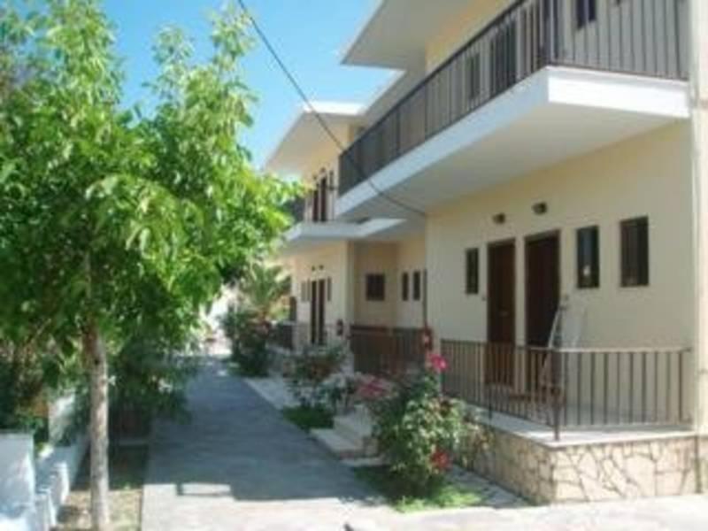 The 3 Little Pigs Apartments Sidari  Luaran gambar